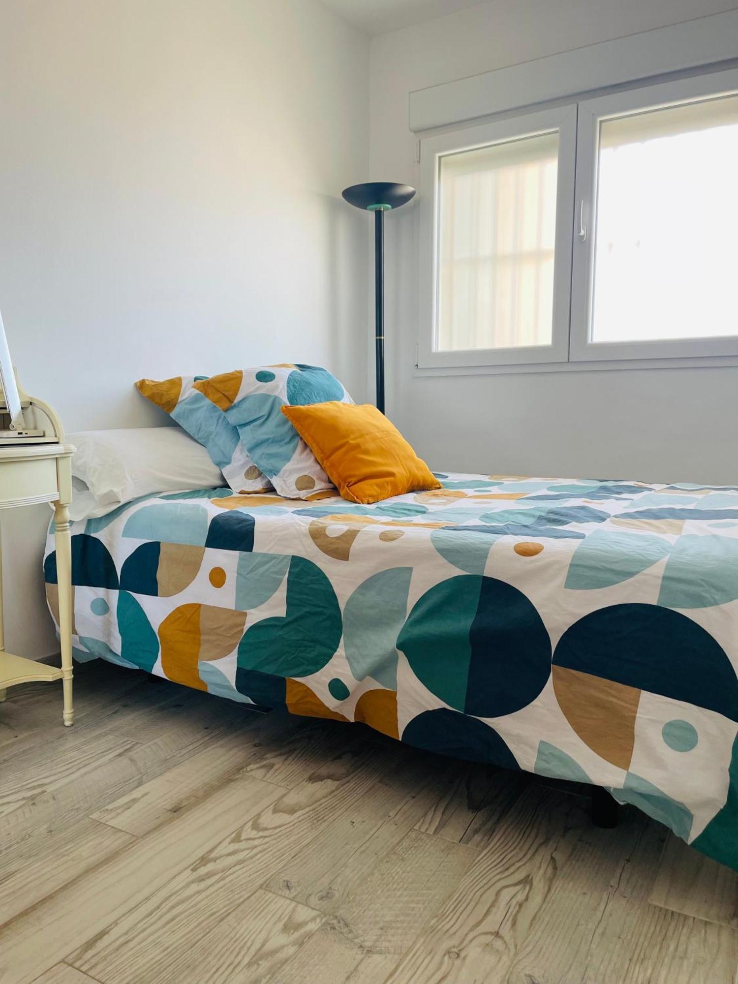 Center Front Apartment *